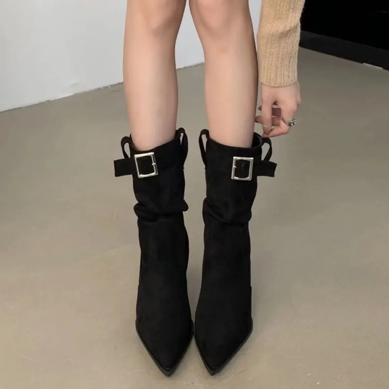 Botas de nieve hasta el tobillo para mujer, botines con punta estrecha, diseño de invierno, manga de tacón alto, hebilla, novedad de 2024