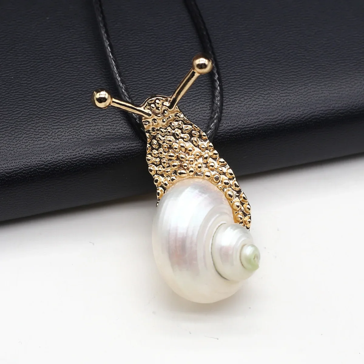 1PCS Vintage Exquisite Snail Pendant Natural Shell Conch DIY Jewelry Leather Rope Necklace Accessories Gift Wholesale