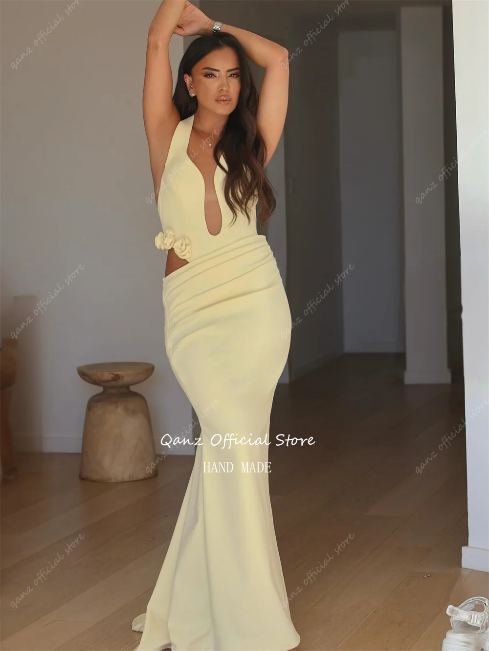 Qanz 바나나 옐로우 머메이드 댄스 파티 드레스 홀터넥 넥 섹시한 백리스 정장 이브닝 드레스 새틴 꽃 베스 티드 드 갈라 맞춤형