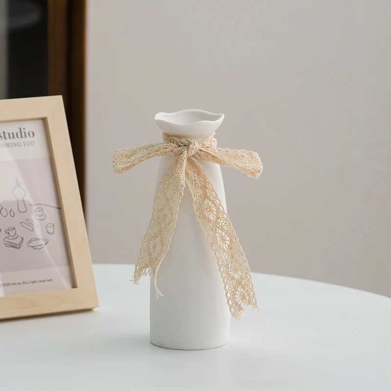 

Lace white Nordic minimalist modern ceramic home decoration dried flower vase for the living room and dining table, flower arran