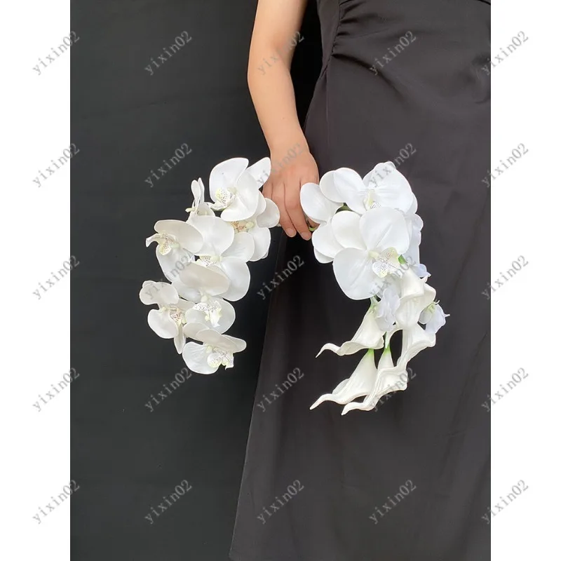 Unique Handheld Crescent Fake Flower Bouquet for Bride Wedding Photography