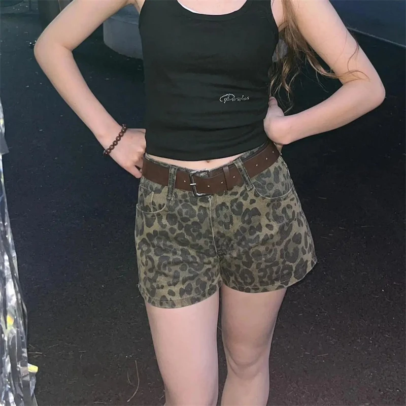 Vintage Washed Street Style Leopard Print Shorts for Women, High-Waisted Skinny Wide-leg Hot Pants with Retro Charm