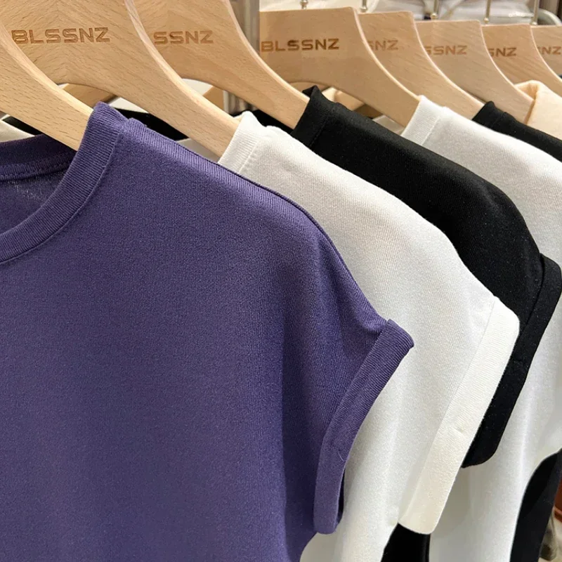 เสื้อยืดแขนสั้นผู้หญิงเรียบง่าย สไตล์ลำลอง เนื้อผ้านุ่ม แมทช์ได้กับทุกชุด เสื้อเบสิคแฟชั่นฤดูร้อน 2026 สีดำ สีขาว