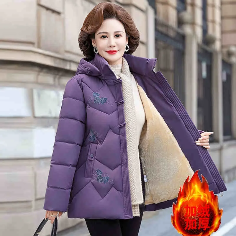 Mom Winter Down Padded Jacket Female Overcoat Fashion Loose Hooded Warm Parka Women Thicke Embroidered velvet Cotton Jacket