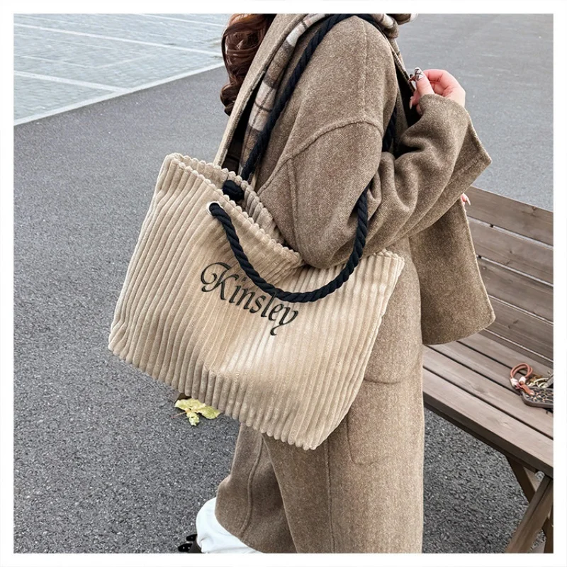 Personalized And Versatile Korean Version Shoulder Bag, New Large Capacity Commuting Lazy Student Fashion Casual Corduroy