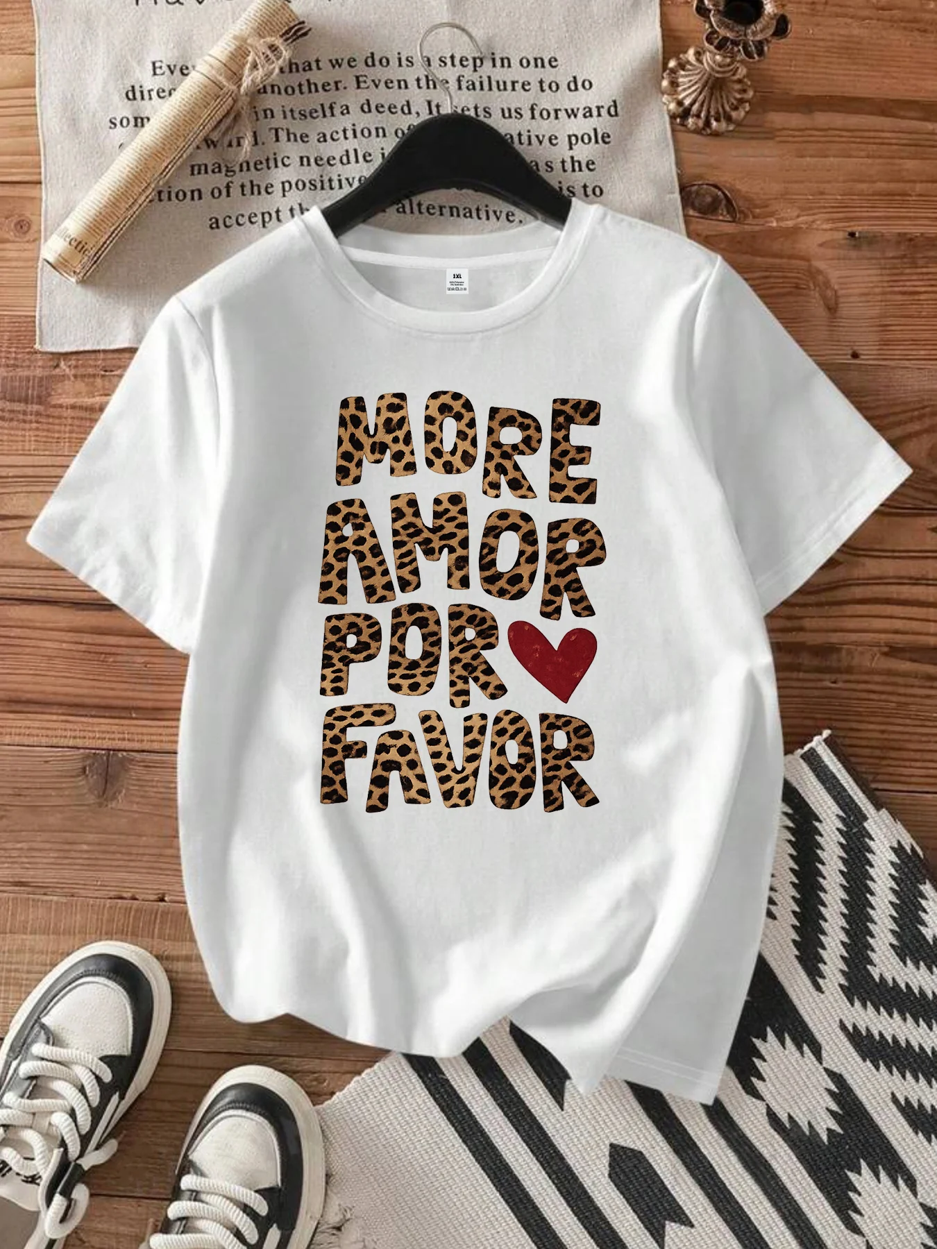 

【WDS00114】Plus size women's round neck short sleeve T-shirt with elastic half sleeves and trendy prints