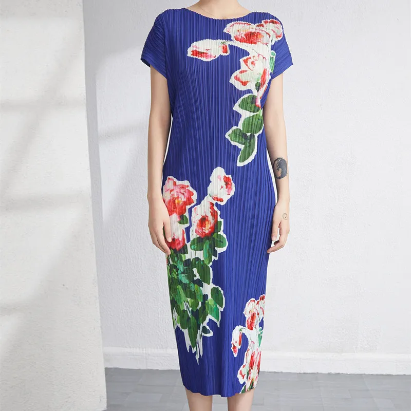 

Dress For Women Summer 2023 New Round Neck Simple Fashion Printed Slimming Lace-Up Stretch Miyake Pleated Midi