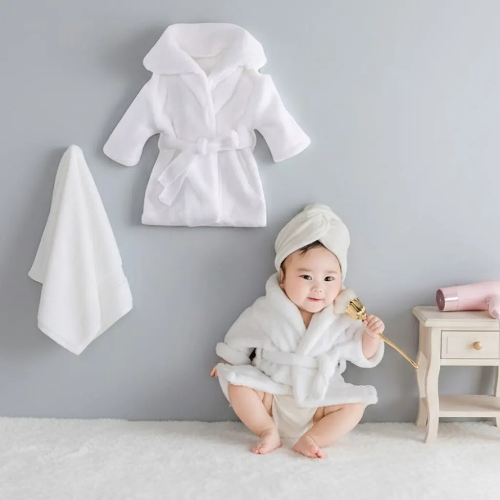 

Photography Props: Soft Fluffy Baby Bathrobe & Towel Set - Infant Photo Shoot Costume Outfit for Studio