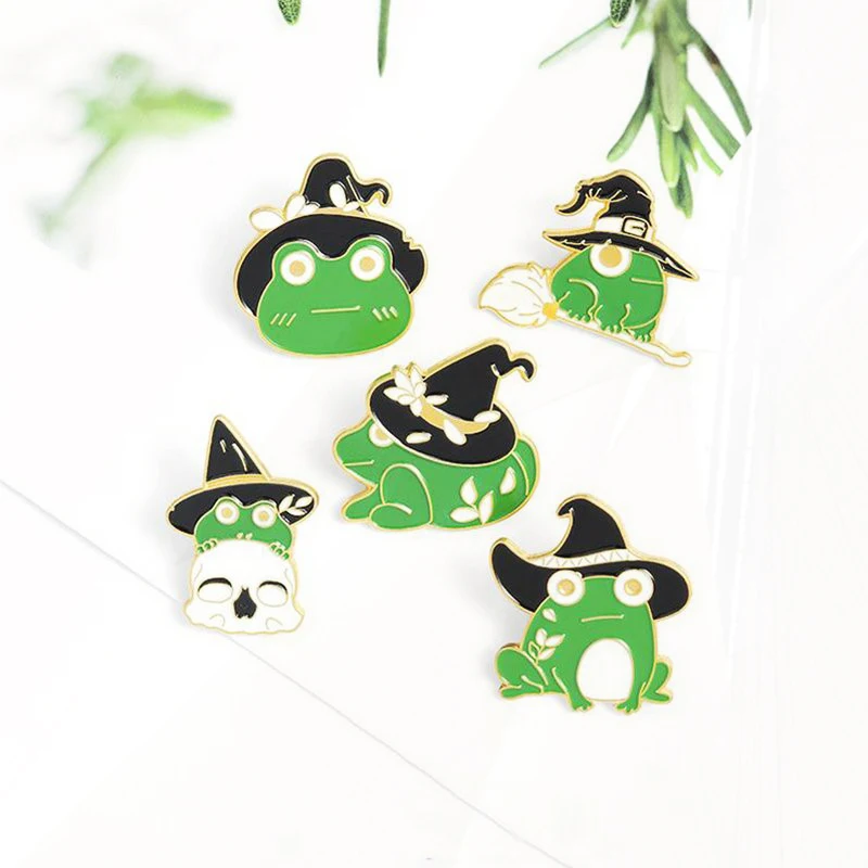 Pines Shirt Lapel Badge Bag Cartoon Gothic Jewelry Gift for Friends Witch Frogs Enamel  Brooch Custom Funny Animal Wizard