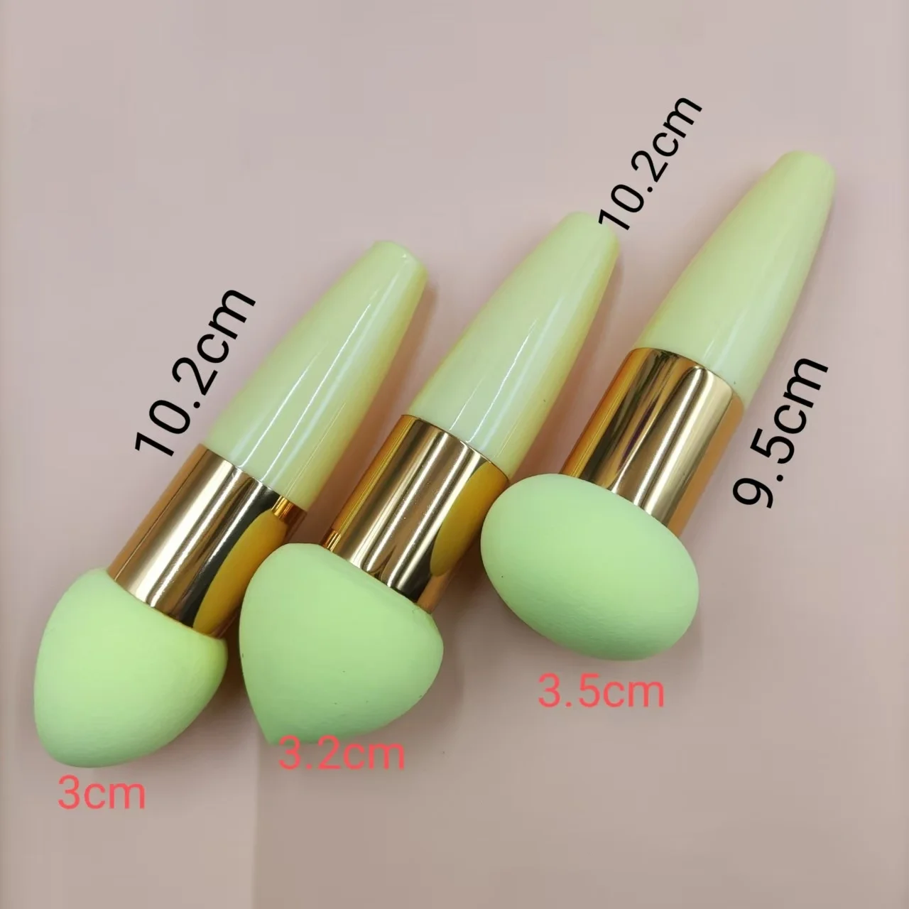 3 個キノコヘッド女性化粧品パフフェイスコンシーラーブレンダーファンデーションパウダーメイクブラシスムーズハンドル美容ツール付き