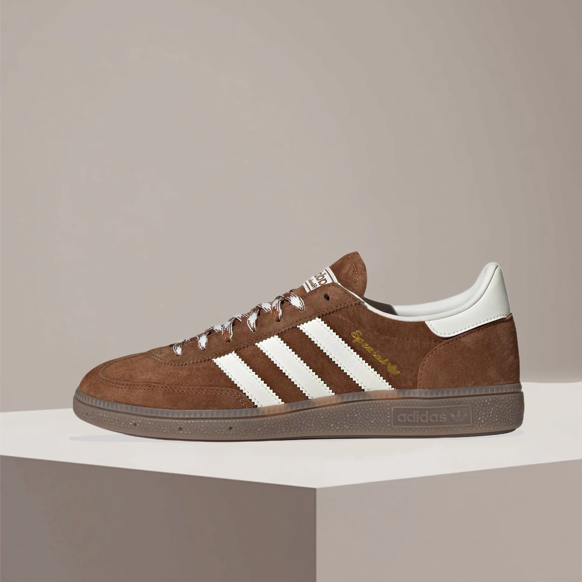 

adidas Originals HANDBALLSPEZIAL Comfortable and versatile Non-slip and durable Low-top sneakers Unisex KI5938