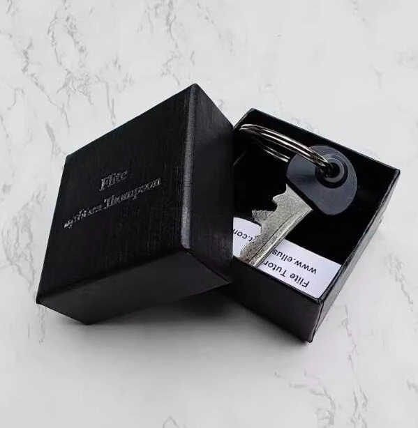 Flite by Steve Thompson Borrowed Ring To Keychain Close up Magic Tricks Illusions Gimmick Magician Invisible Magic Toys Tools