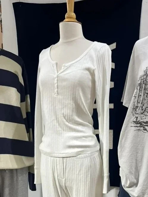 White-eyelet