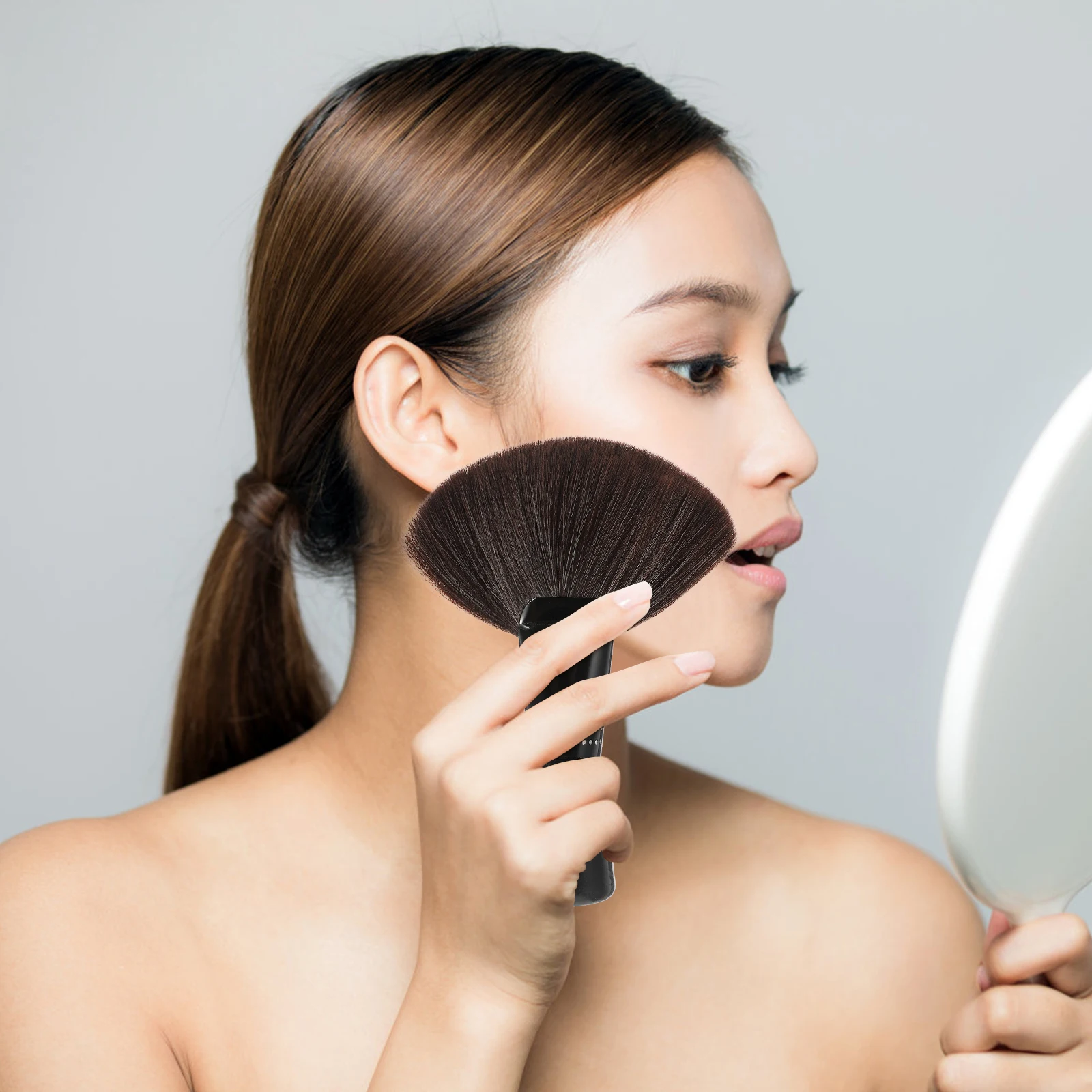

Professional Powder for Women Soft Makeup Brush For Woman Cosmetics Brushes Face Makeup Duster Foundation Daily Use Premium