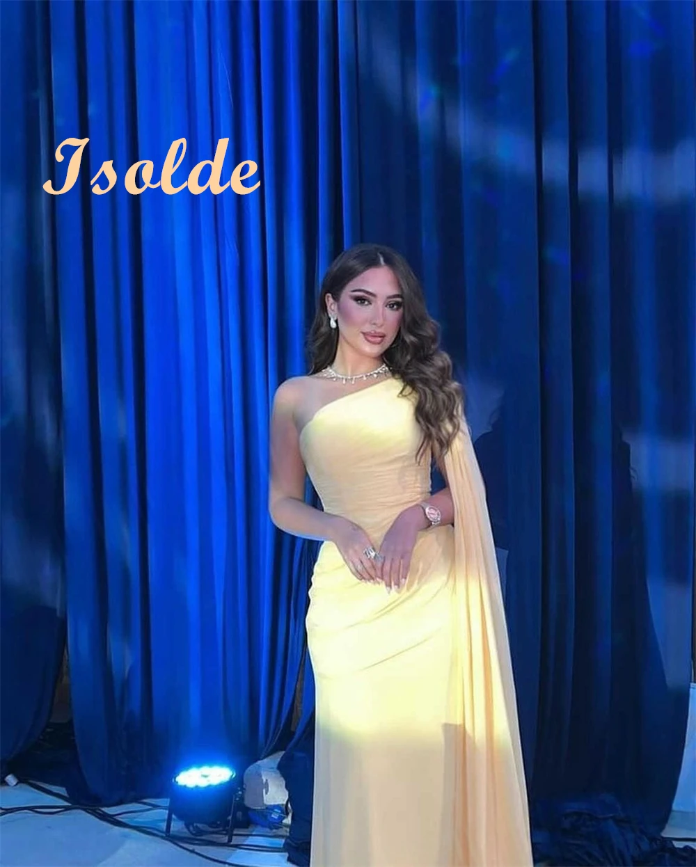 

Customized Modern Yellow Jersey Evening Dress Exquisite One Shoulder Sleeveless Celebrity Gowns Elegant Special Occasion Gowns