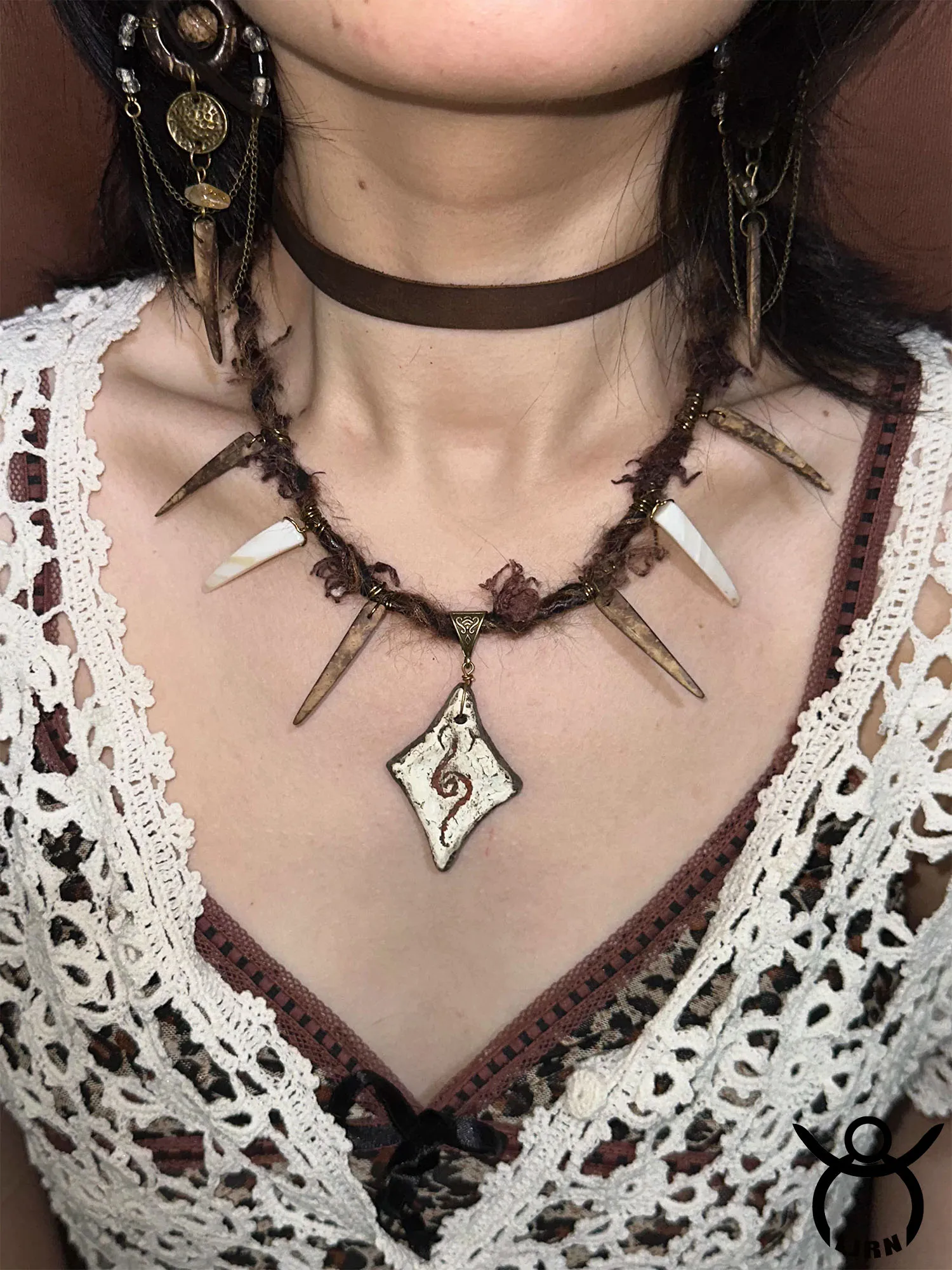 

2026 New Punk Necklace Vintage Unisex Skeleton Spike Tooth Cool Choker Neck Accessaries for Women Men Jewelry Gift