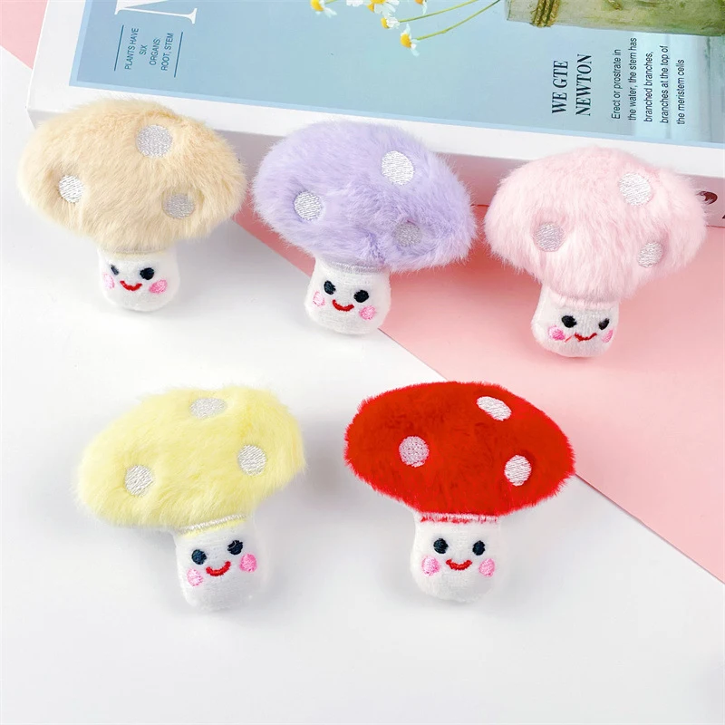 Smiley Face Mushroom Plush Toy, Chaveiro, Pingente, Mochila, Telefone móvel, Criativo, Novo