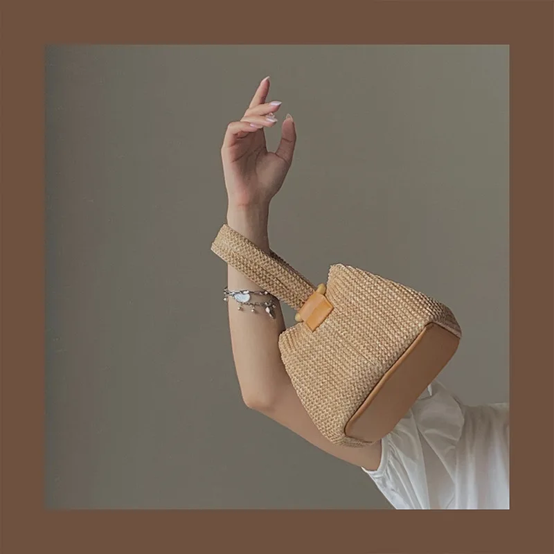 Cute Girl's Handmade Grass Woven Bag, Women's 2026 New Arrival, Unique Personality Summer Chain Crossbody Bag