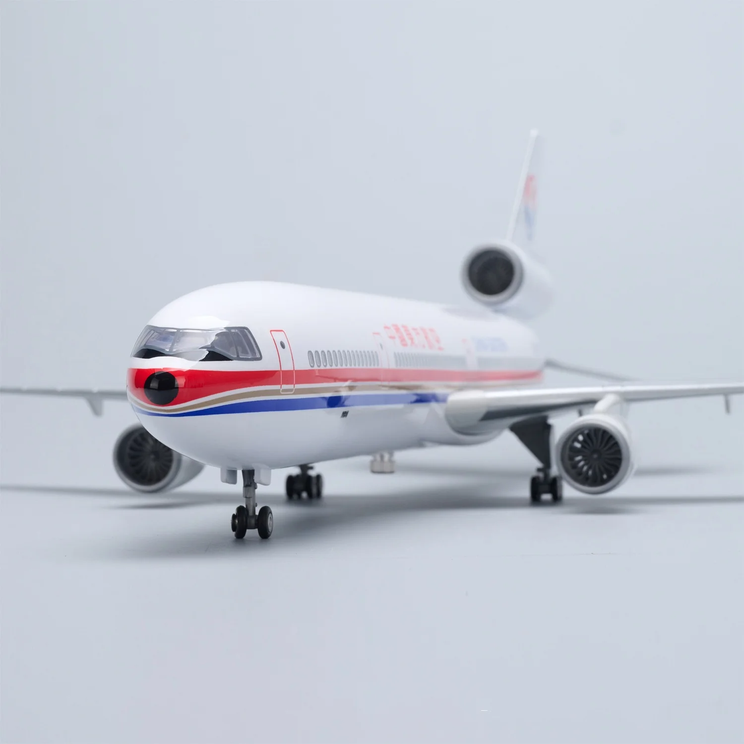 47cm Scale Airplanes China Eastern MD11 Airplane Model Kit For With Stand Souvenir Plane Model Collected Gift By Aviation