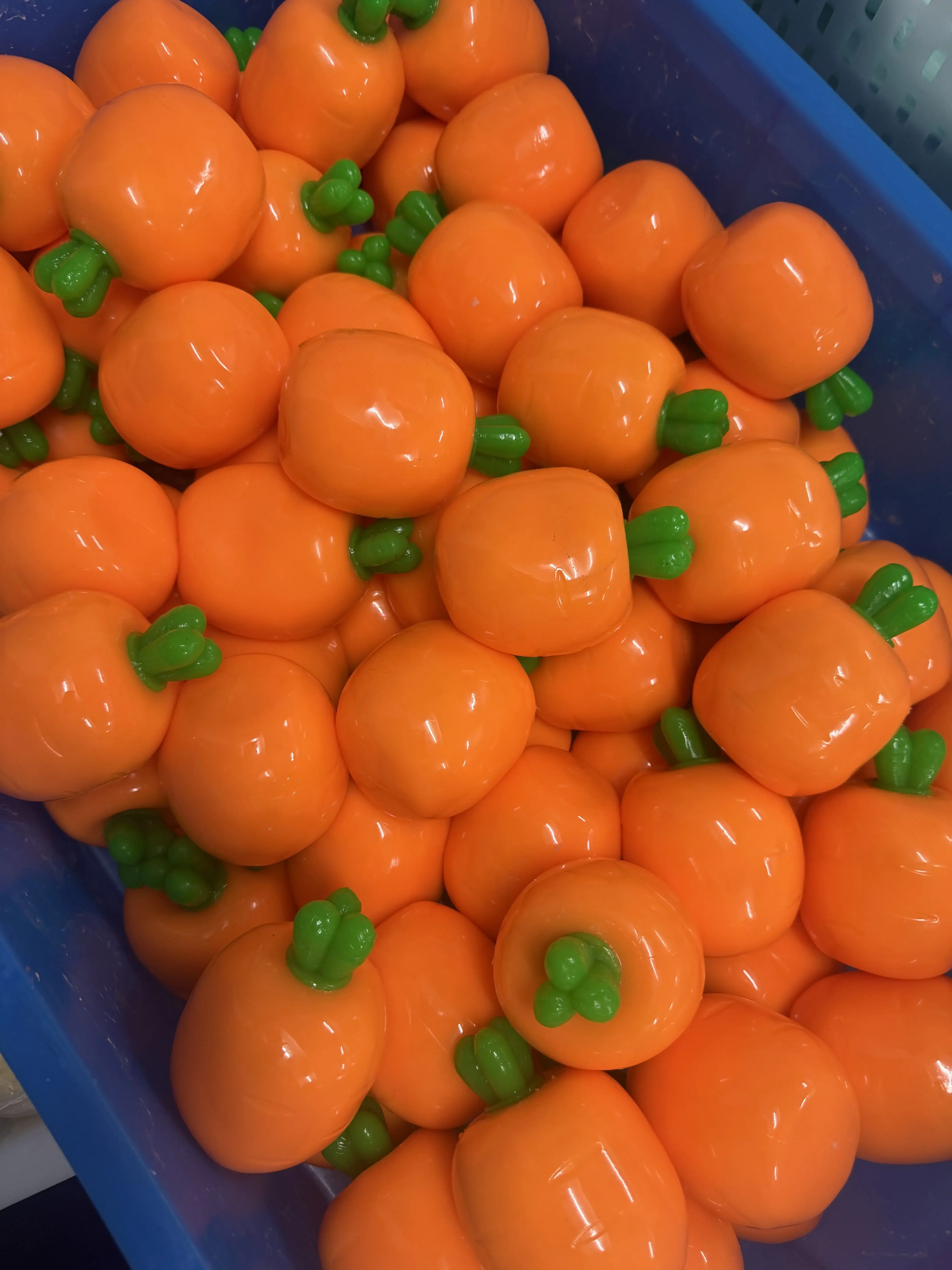 New Hot Sale Carrot Crunchy Sound Squeeze Toy Round Blocks Filled ASMR Anti Stress Release Hand Relax Gift Toy for Adults