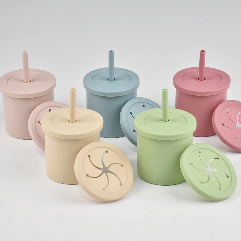 

Детская тренировочная чашка 280 мл 3-в-1: силиконовая чашка для прямого питья, контейнер для закусок и чашка-поильник с трубочкой.