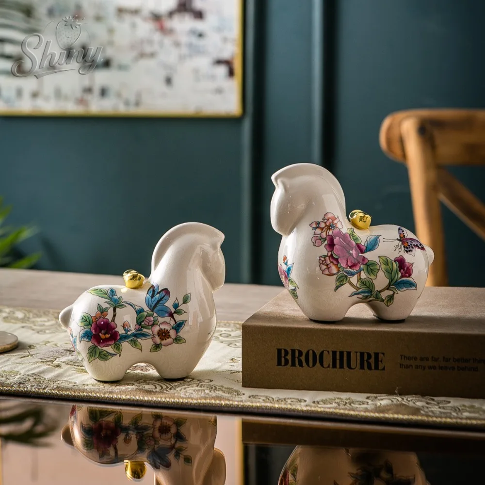 

2PC Ceramic Crafts Immediately Rich Desktop Pony Ornaments Living Room Decorations Gifts