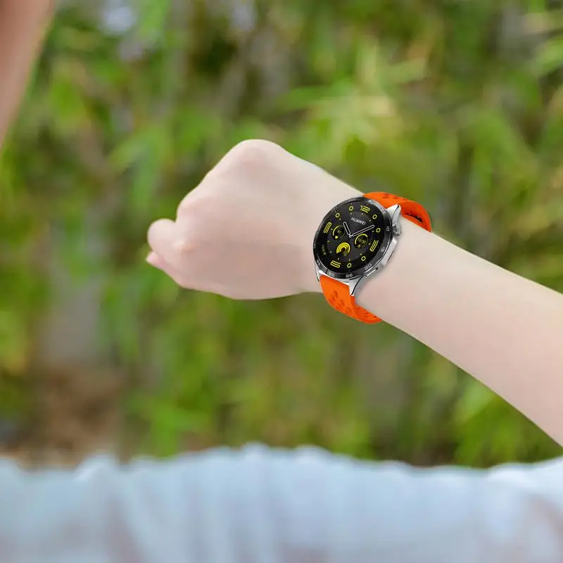 Soft Silicone Wristband Breathable 22mm Watch Band Smartwatch Straps Waterproof Magnetic Folding Buckle Watch Band Skin-Friendly