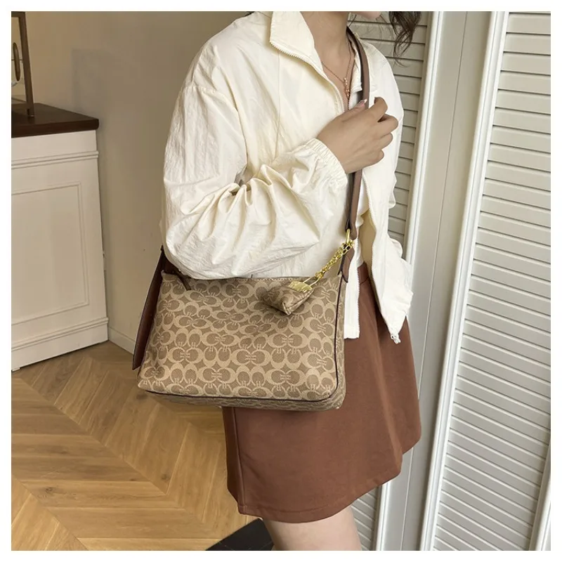 New trendy and fashionable single shoulder crossbody bag, vintage floral armpit bag, commuting large capacity handbag