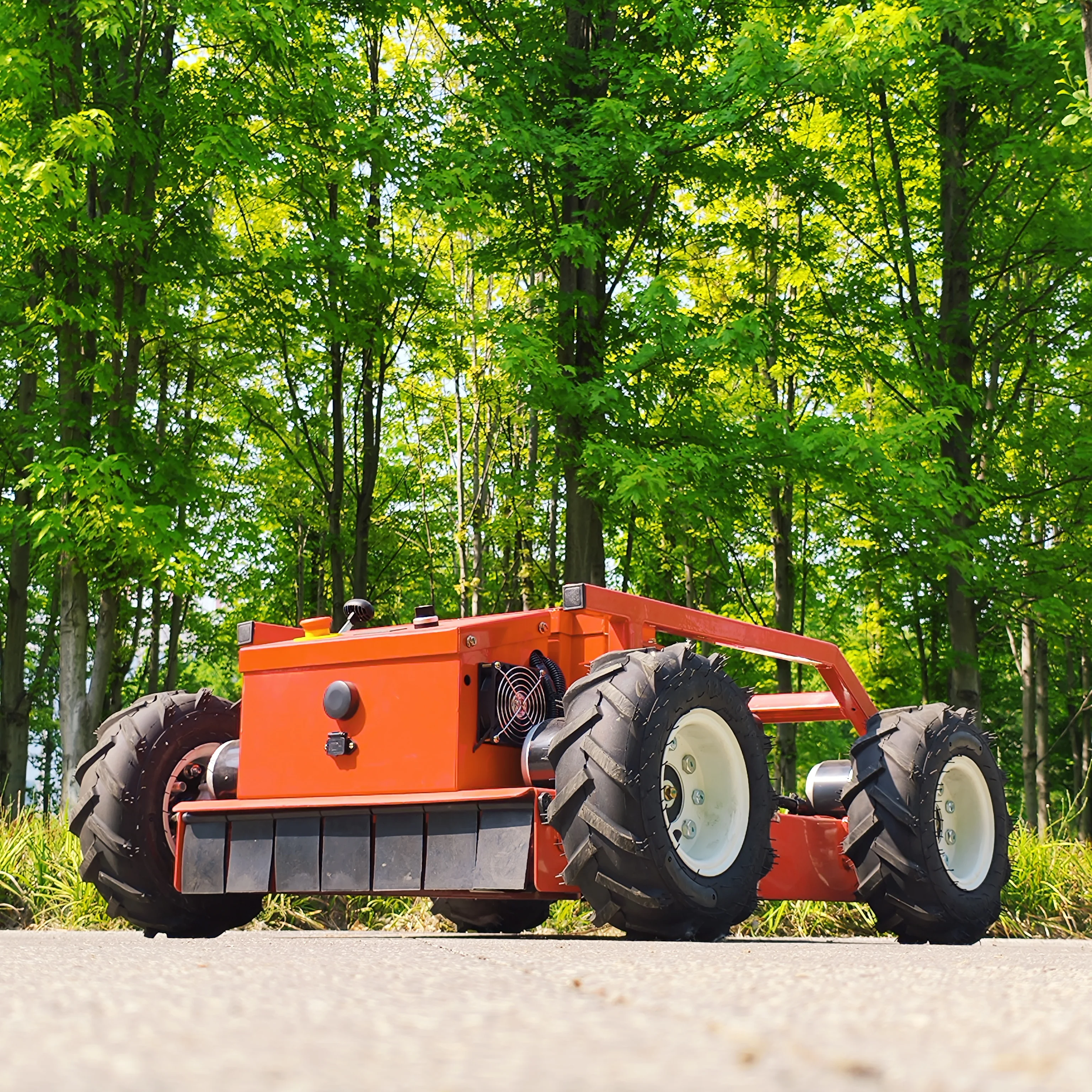 

User-friendly lawn mower robot wire free CE/EU5/EPA 1500 ㎡/h 500MM 5KM/H 45° Support customization Excellent service Campgrounds