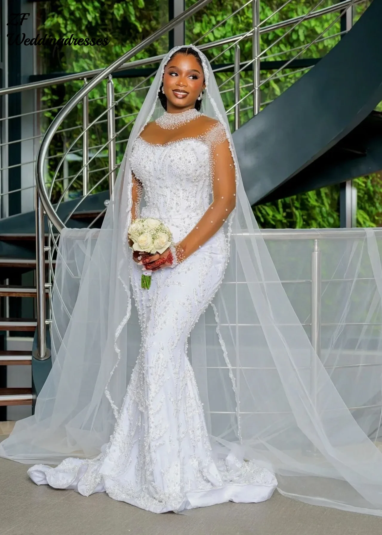 فساتين زفاف عربية مخصصة مقاس كبير حورية البحر بيضاء فاخرة مطرزة باللؤلؤ وأكمام طويلة مطرزة عتيقة أنيقة #1