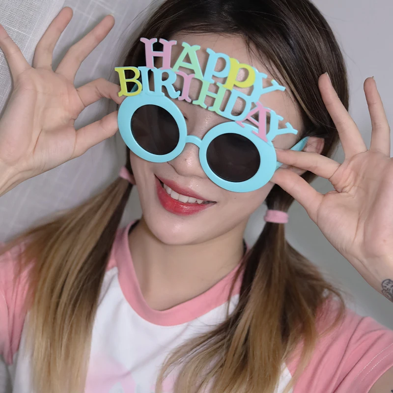 Osplay gafas de sol hawaianas de Anime para mujer, lentes de sol con letras de feliz decoración, fiesta de cumpleaños, Carnaval, entretenimiento de verano