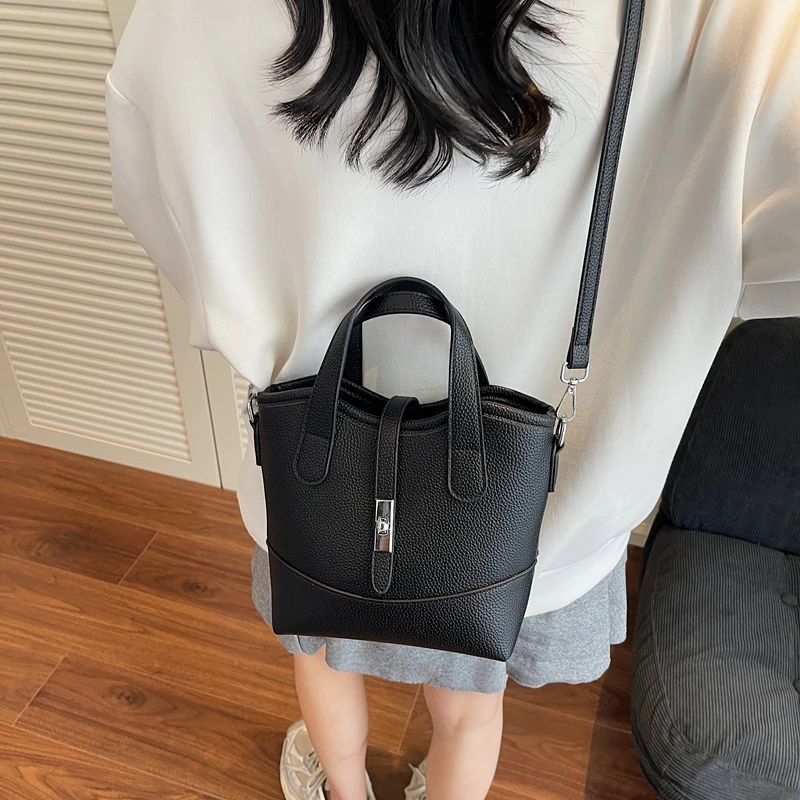 

Women's Luxury Leather Crossbody Bag Elegant Daily Shoulder Handbag Classic Designer Tote For Modern Fashion