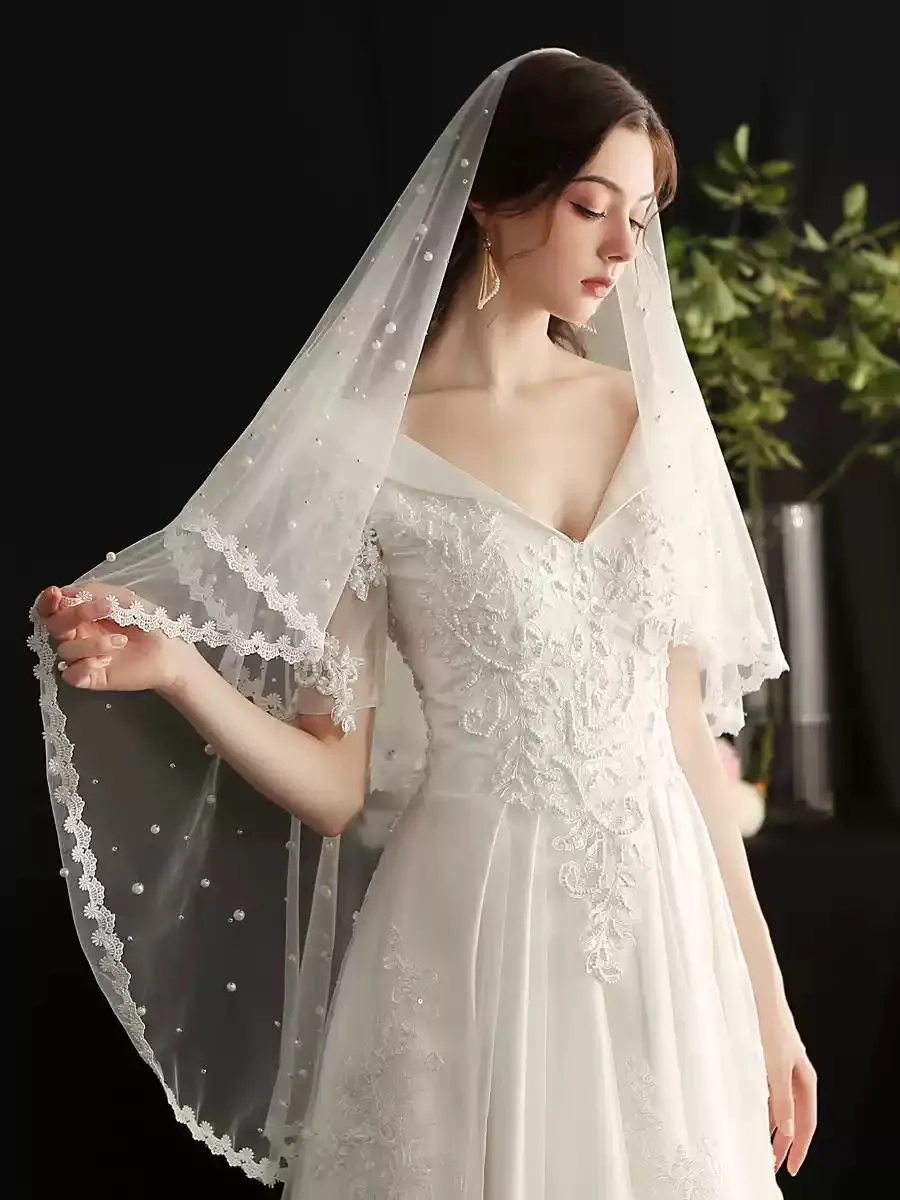 Chic Pearl Wedding Veil - Short Bridal Veil with Lace Trim 2025 Ivory Wedding Veils