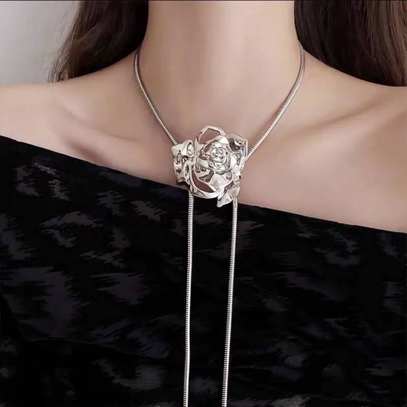 Высококачественное женское ожерелье с розой и нишевым дизайном Y2K, милая и крутая цепочка на ключицу, модная выдвижная цепочка на талию для горячих девушек