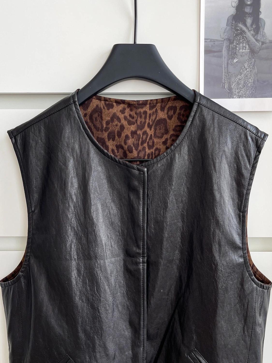 

Модный жилет для верхней одежды, женский жилет на осень-зиму, новинка 2025 года, круглый кожаный жилет с завязками на талии Ne Svel, спортивный костюм