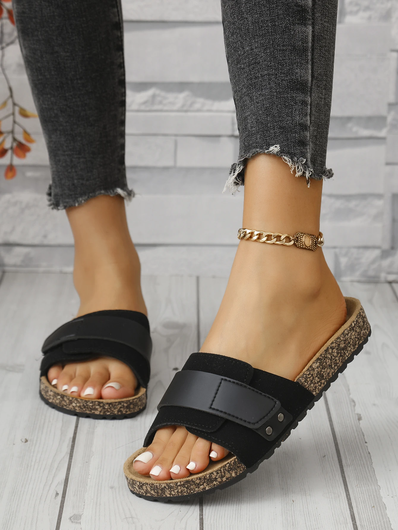 

Women's Spring and Autumn Casual Simple Pu Upper Beach Slippers Flat Heel Slip-On Outdoor Home Slippers