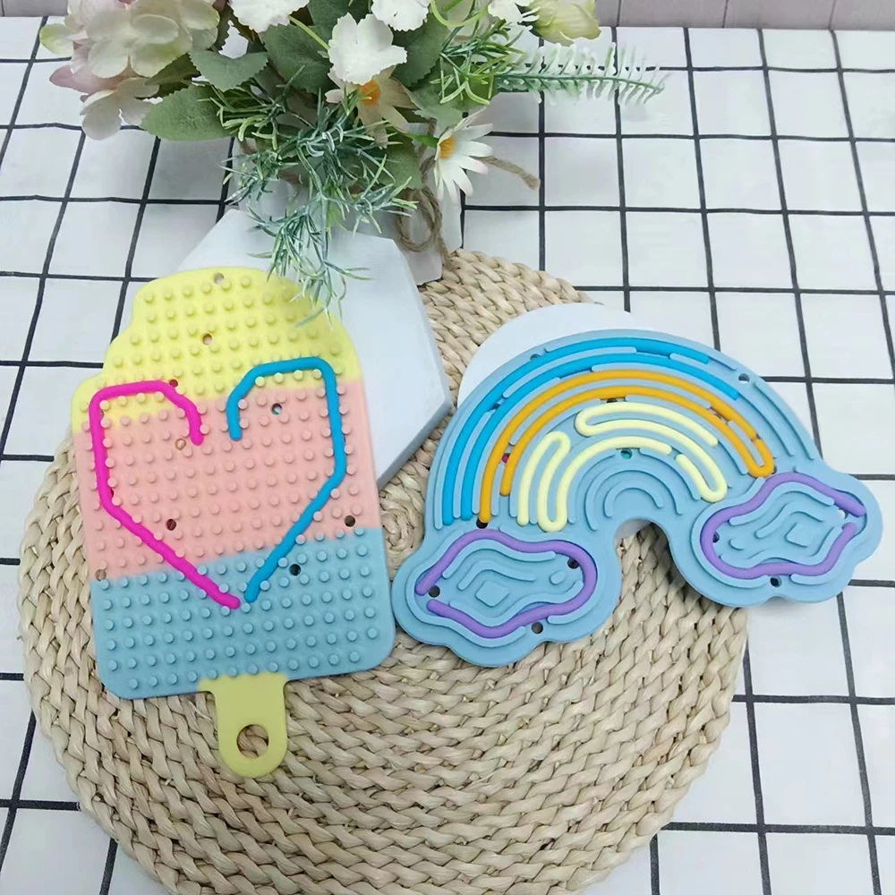 لوحة الضغط الحسية للمساحة من السيليكون، لعبة تخفيف الضغط المحمولة للأصابع مناسبة لإضطراب انطفاض النشاط والقلق والقلق