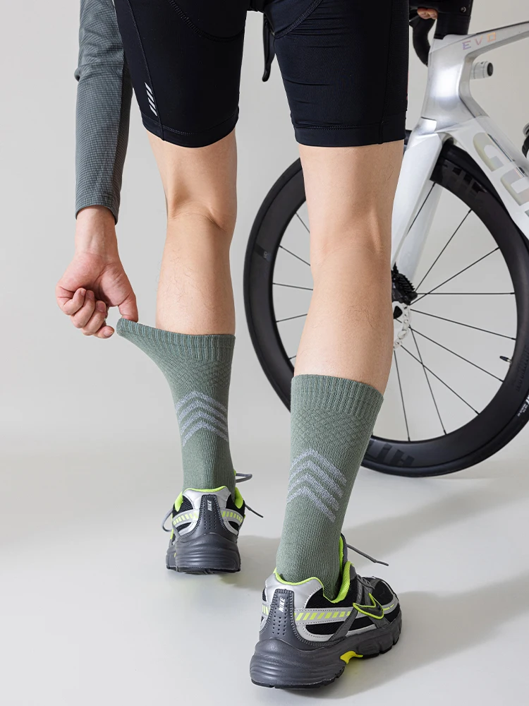 1/2 Pairs Men Compression Cycling Socks Mid Calf Shock Absorbing Anti Slip High Elastic Breathable Running Sports Socks