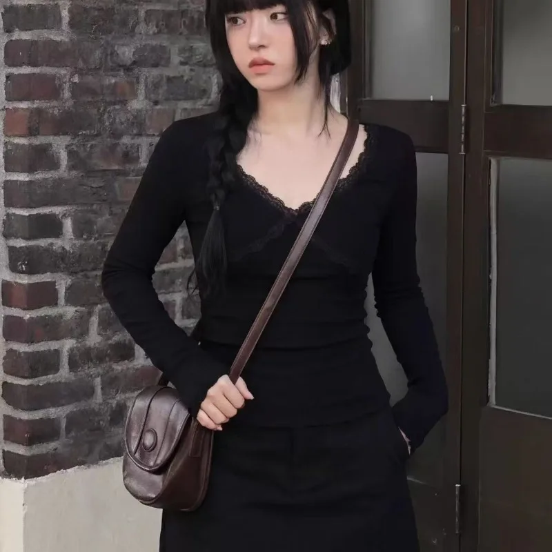 A Pure and Sexy， V-neck Lace Long-sleeved T-shirt for Women in Autumn and Winter. Pair It with Low-neck Base Layer A Fitted Top.