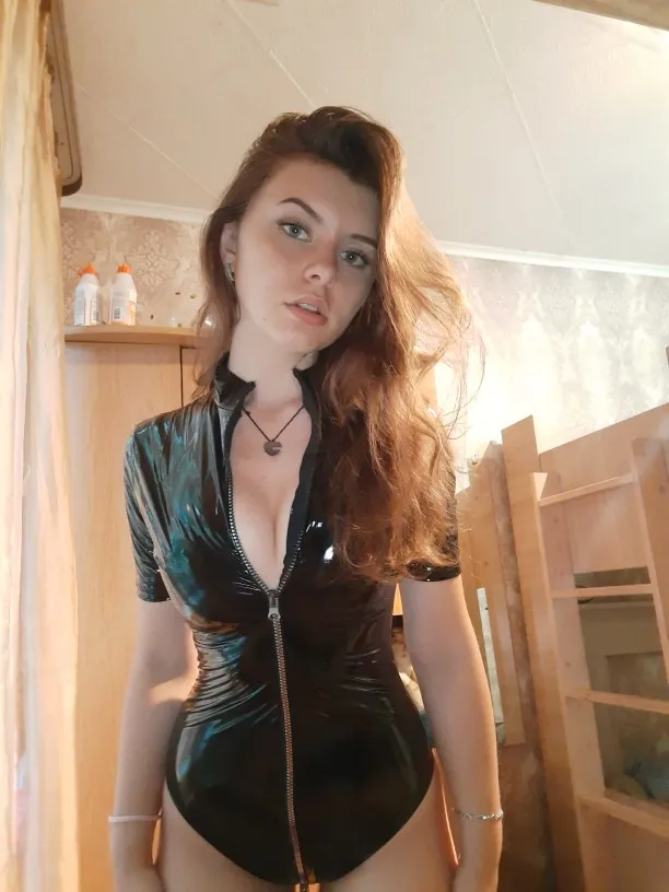 Bodysuit Potongan Tinggi Perban Wanita Ritsleting Dada Selangkangan Terbuka Seksi Ketat PU Kulit Imitasi Minyak Lateks Pakaian Panggung Cosplay Mengkilap Tampilan Basah