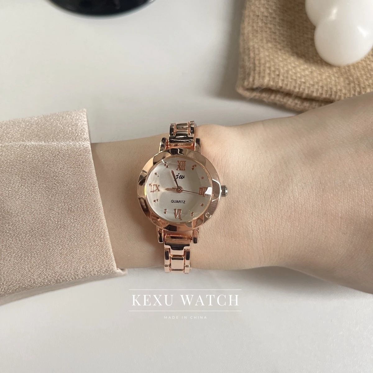 

Оптовая продажа винтажных квадратных часов с маленьким циферблатом, кварцевые наручные часы для женщин