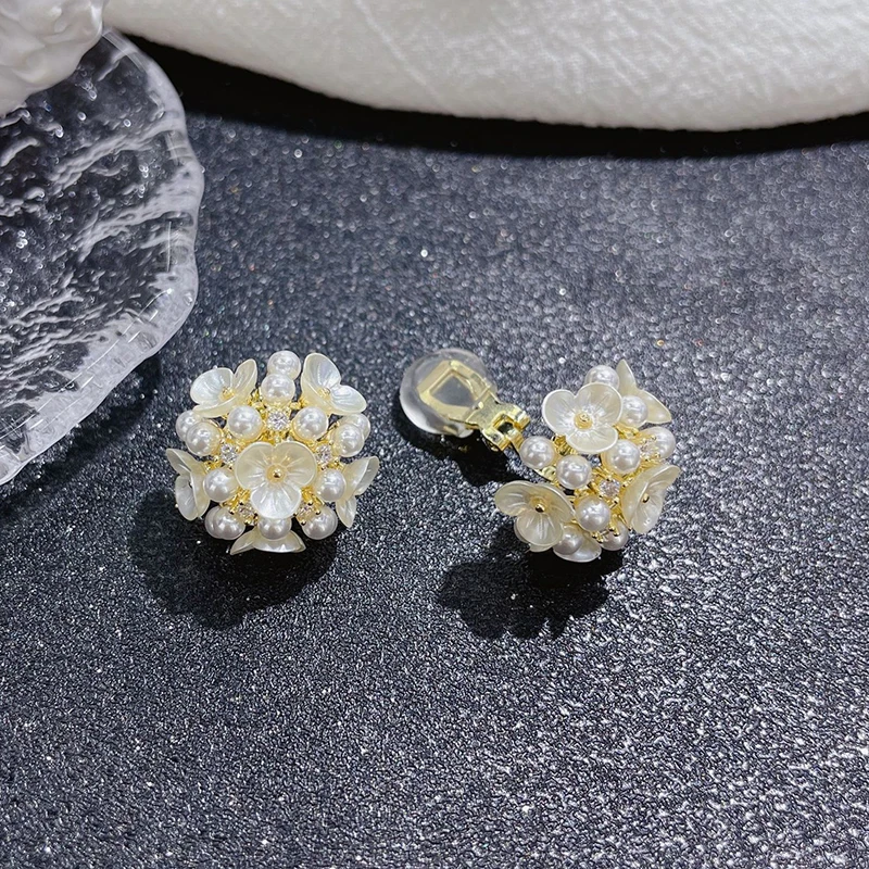 Korean Romantic Hydrangea Pearl Zircon Clip on Earrings for Woman Non Pierced Fashion Ear Clips Party Girl's Lady Jewelry Gift - Image 3