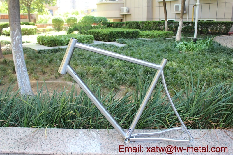 titanium road bike frame  inner line routing design Titanium gravel bicycle frames disc brake Ti road bike frames 700C