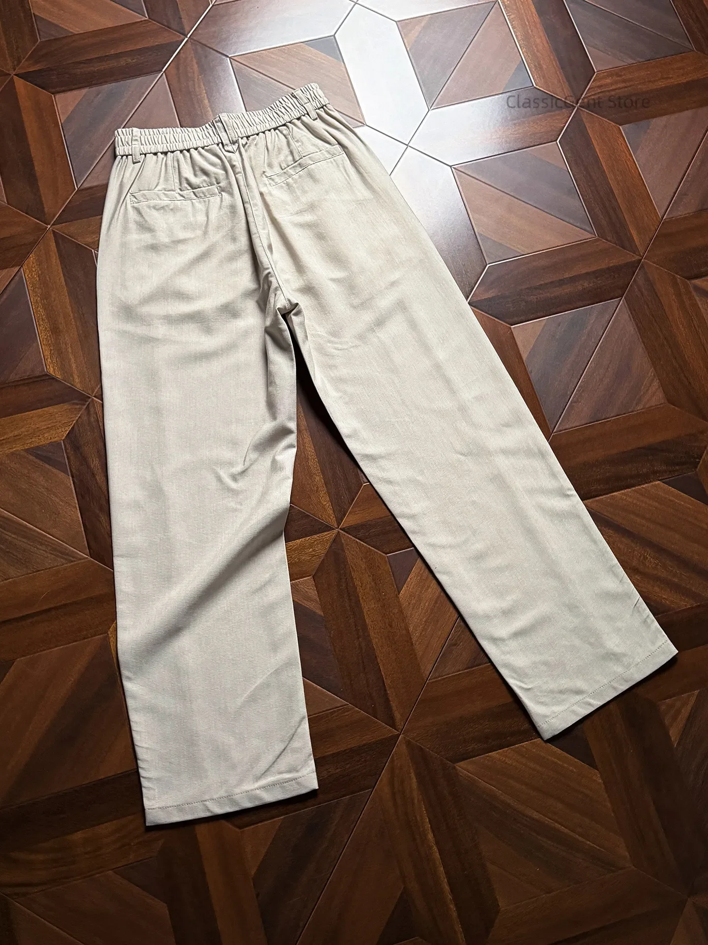 Delicate three-dimensional lines, wool lyocell light and comfortable 8.8OZ casual pants