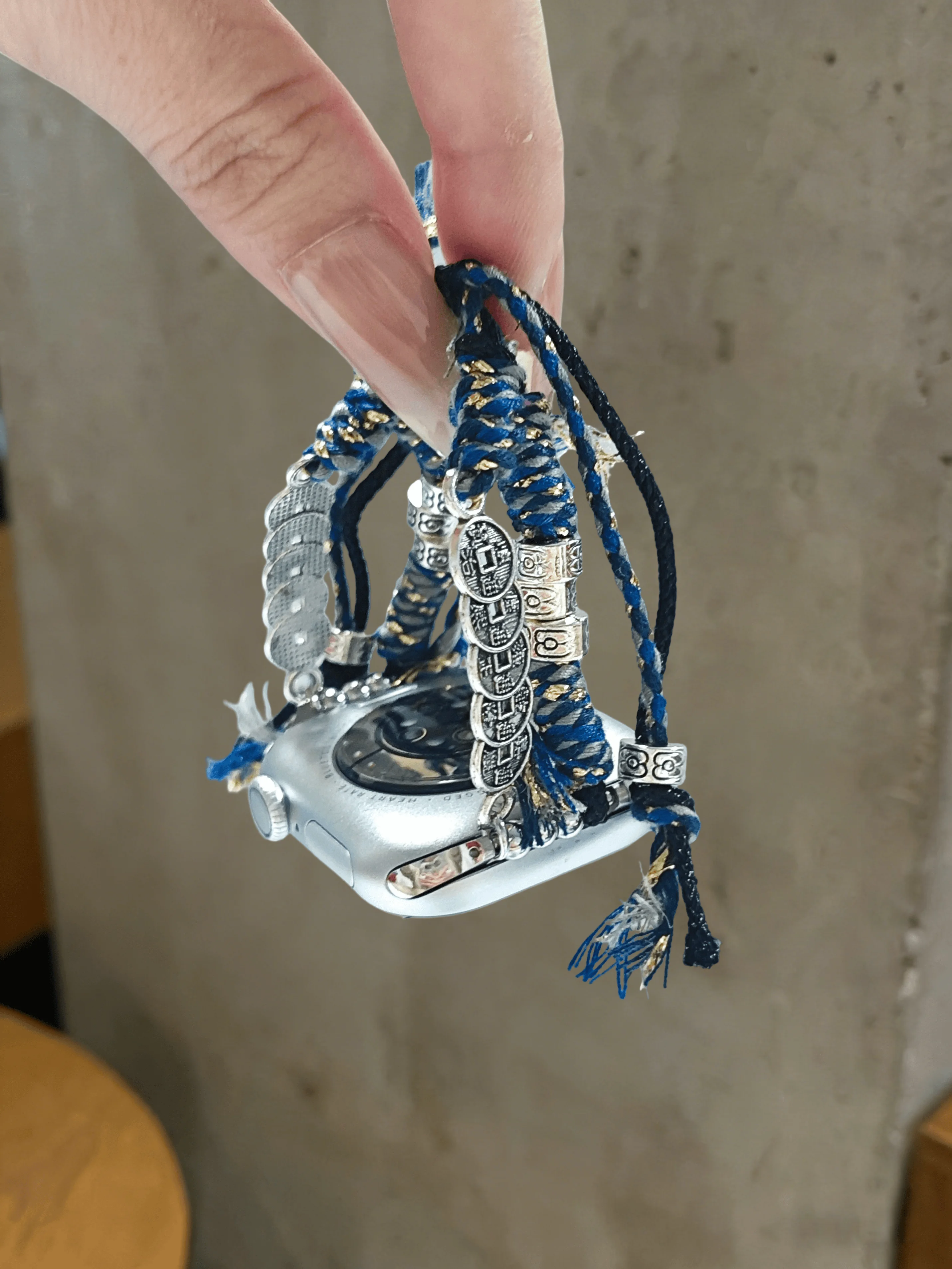 

Новый минималистичный металлический ремешок, совместимый с ремешками iWatch 38 мм, 40 мм, 41 мм, 42 мм, 44 мм, 45 мм, 49 мм. Модный ремешок.