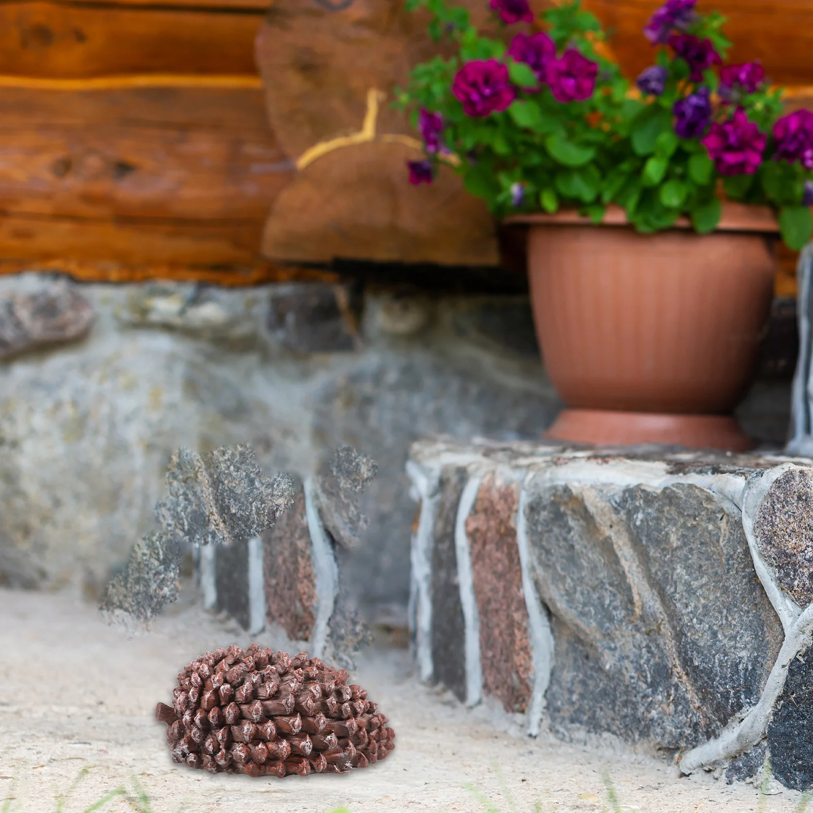 Hidden Outdoor Key Holder Pine Cone Shape Resin Storage Box for Spare Keys Safe Garden Yard Decorative Key Hider Container
