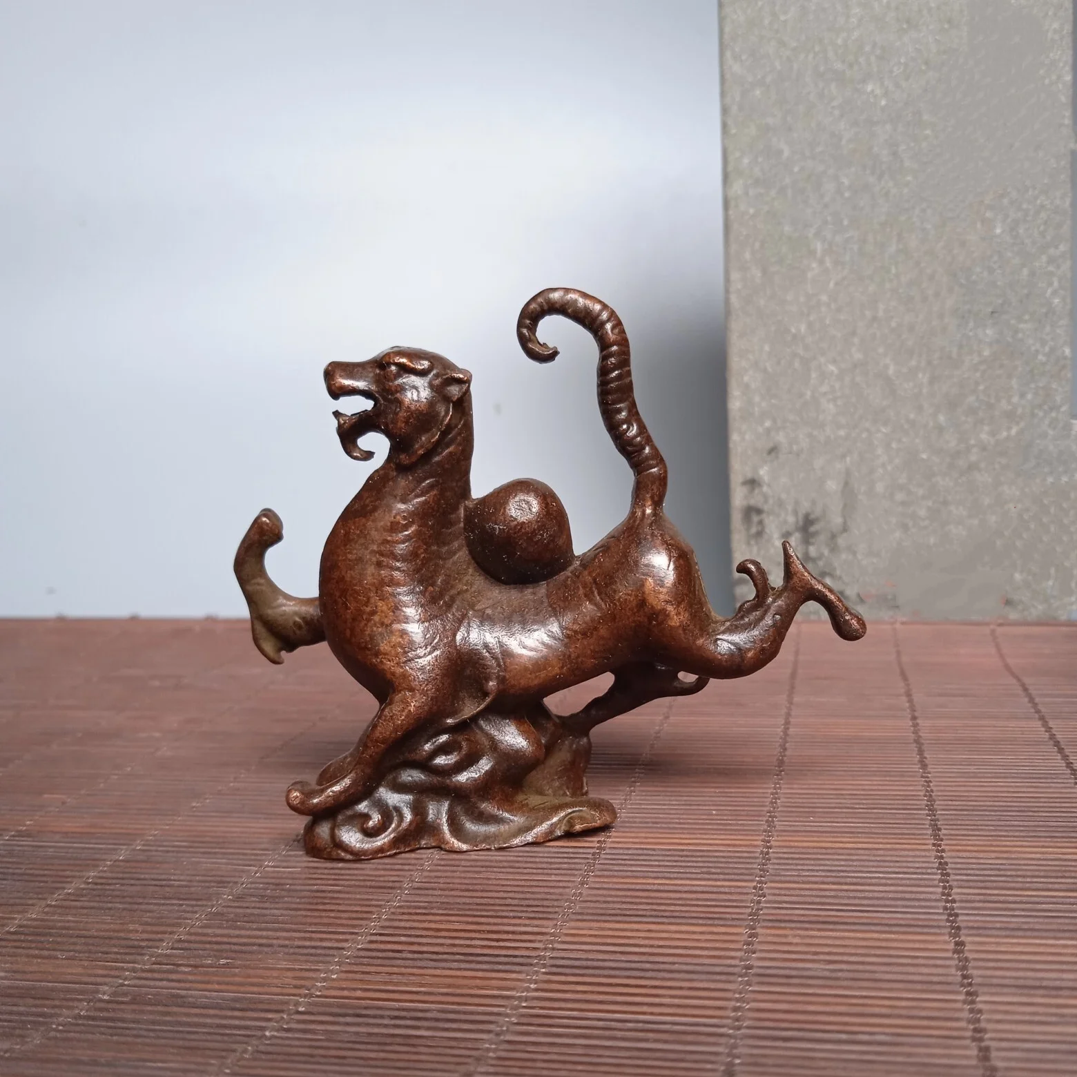 

Chinese antique four divine beasts blue dragon statue collection