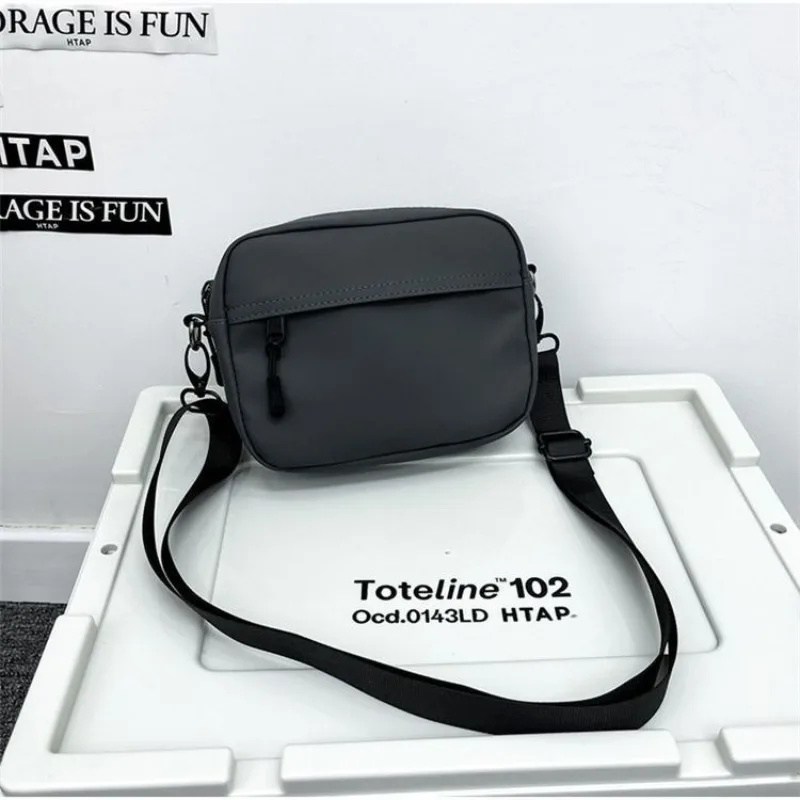 Trendy Sports Phone Bag for Women, Simple Workwear Small Crossbody Bag, Casual and Versatile Single-Shoulder Backpack