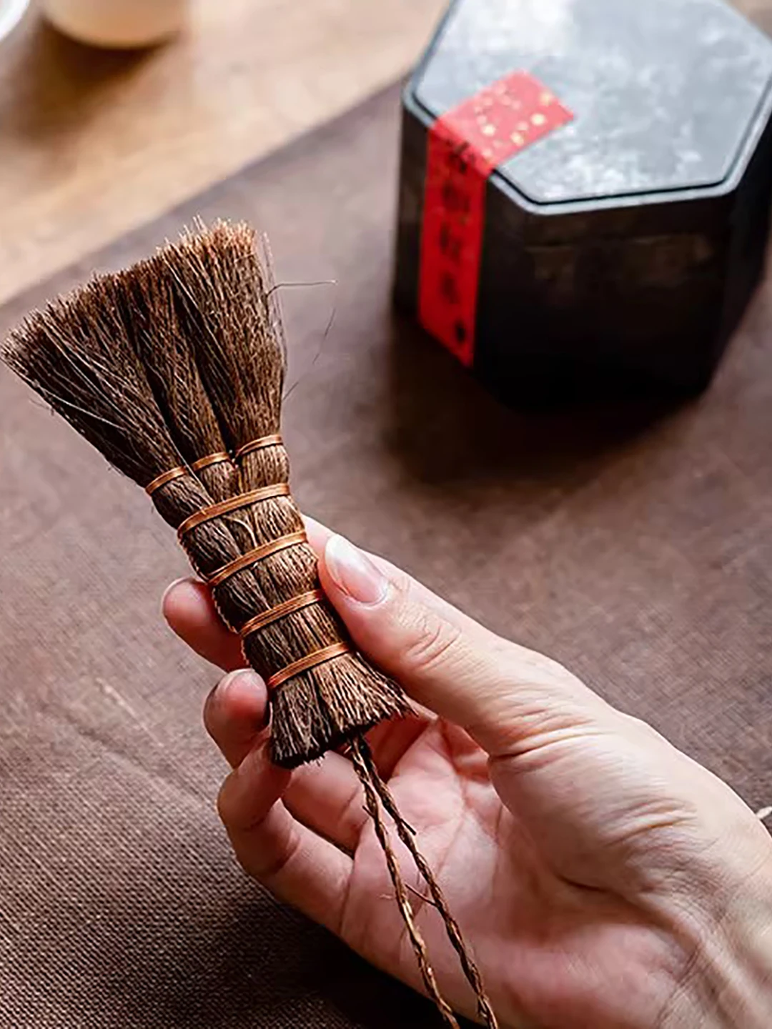 Non-Edding Brown Ha…