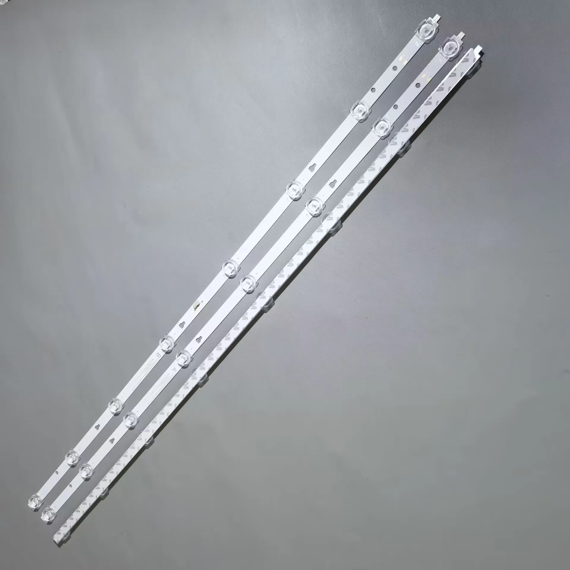 Strip lampu latar TV LCD, untuk LED42D08B-ZC56AG-03 aluminium 100% baru 3 buah 8 LED 3V 770 mm